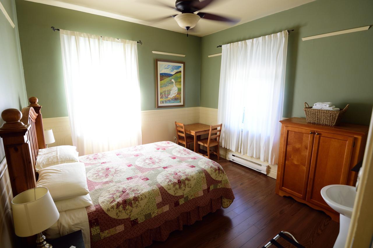 Auberge Le St-Georges Saguenay Zewnętrze zdjęcie