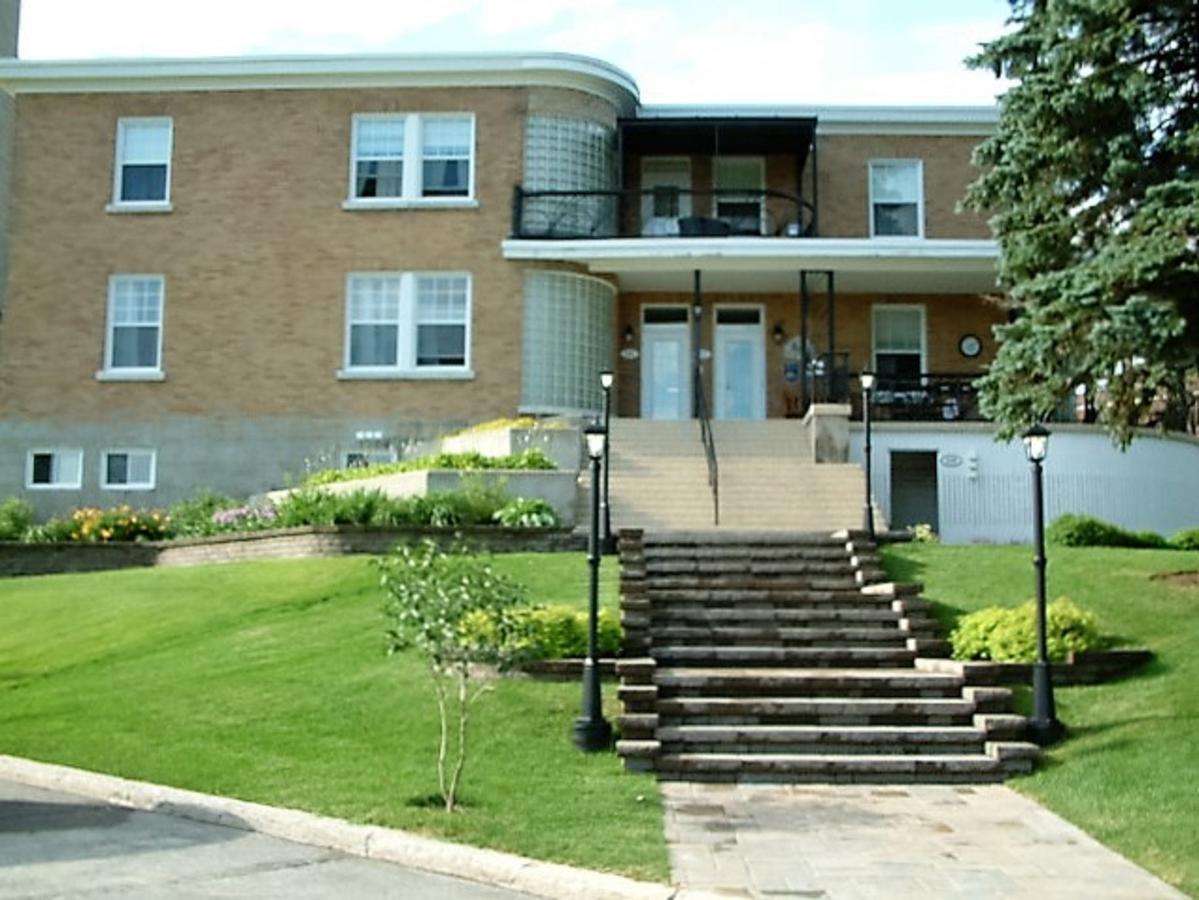 Auberge Le St-Georges Saguenay Zewnętrze zdjęcie