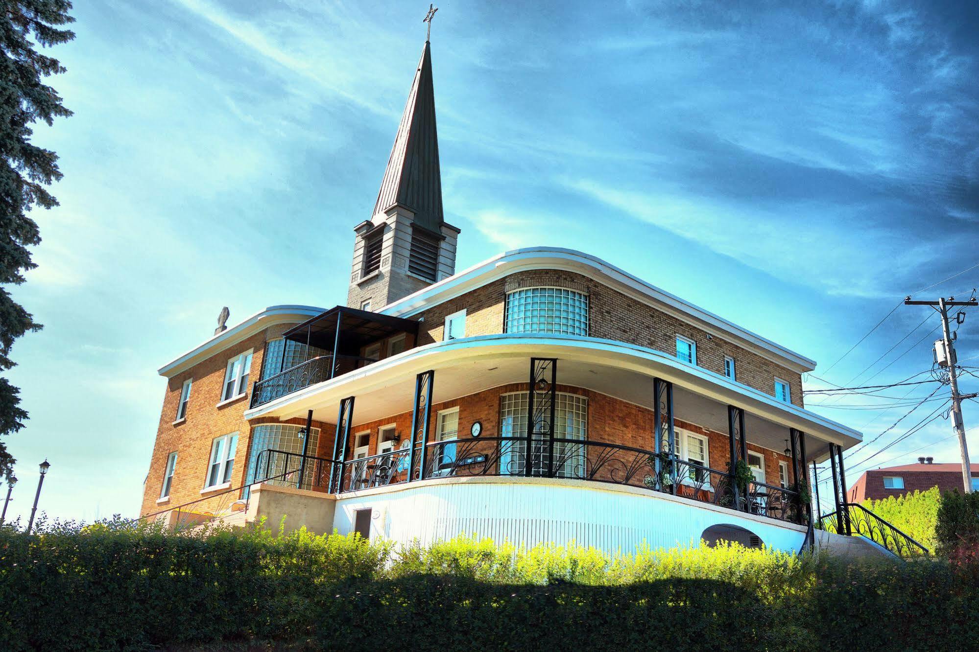 Auberge Le St-Georges Saguenay Zewnętrze zdjęcie