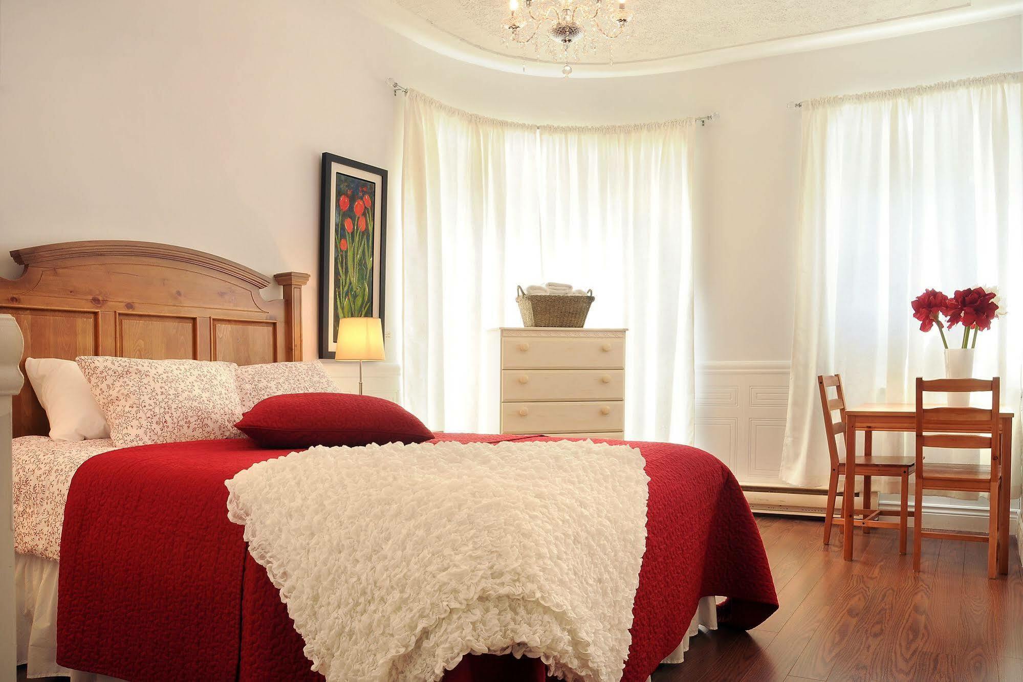 Auberge Le St-Georges Saguenay Zewnętrze zdjęcie