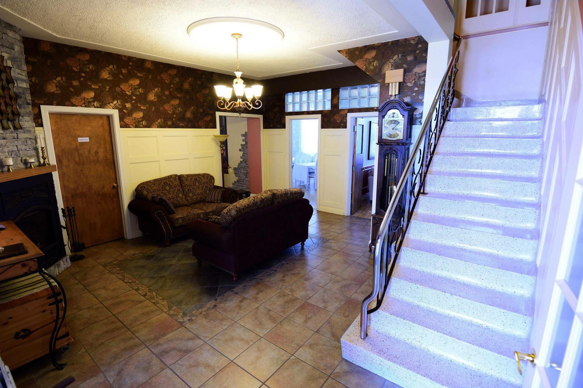 Auberge Le St-Georges Saguenay Zewnętrze zdjęcie
