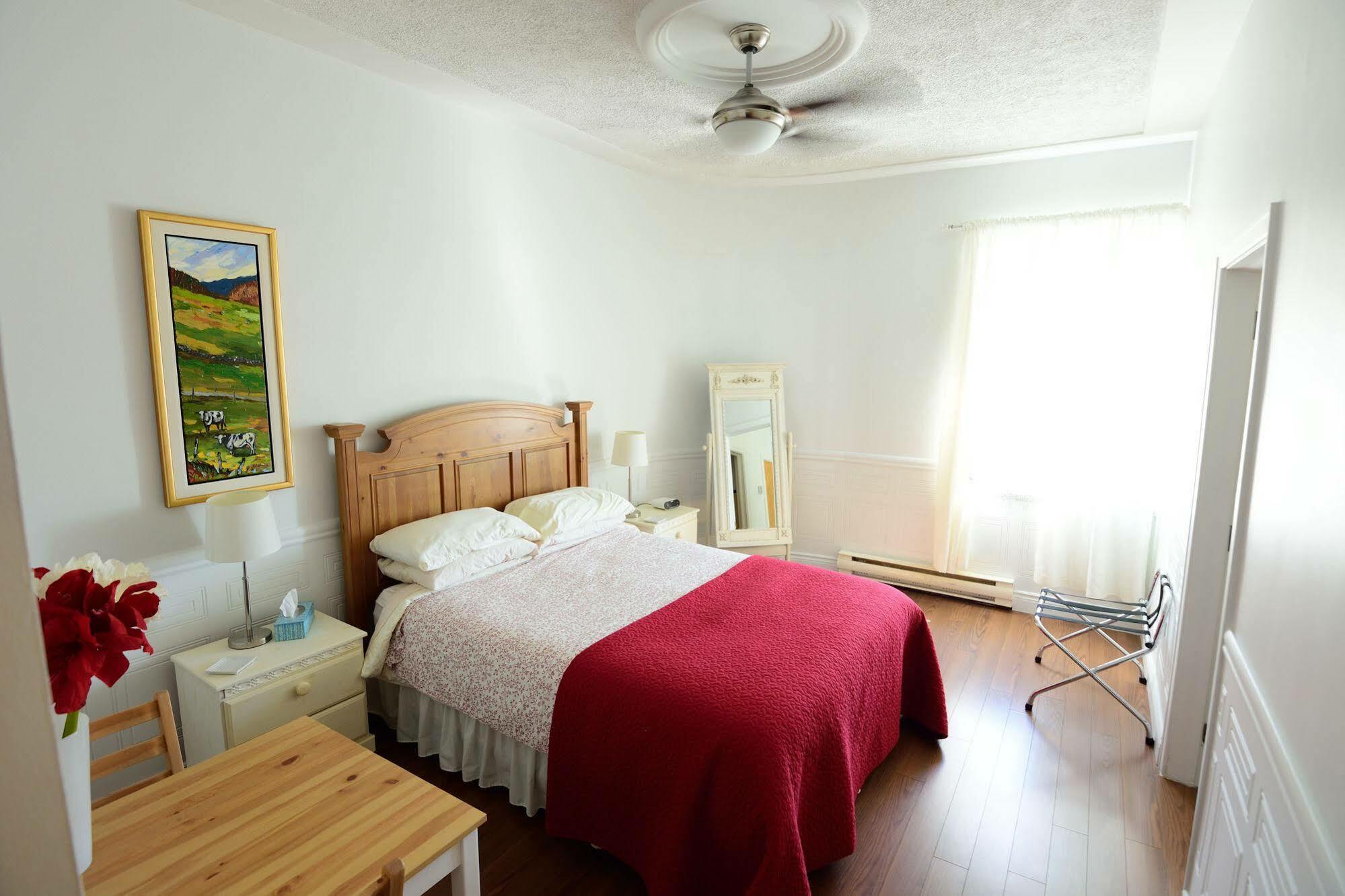 Auberge Le St-Georges Saguenay Zewnętrze zdjęcie