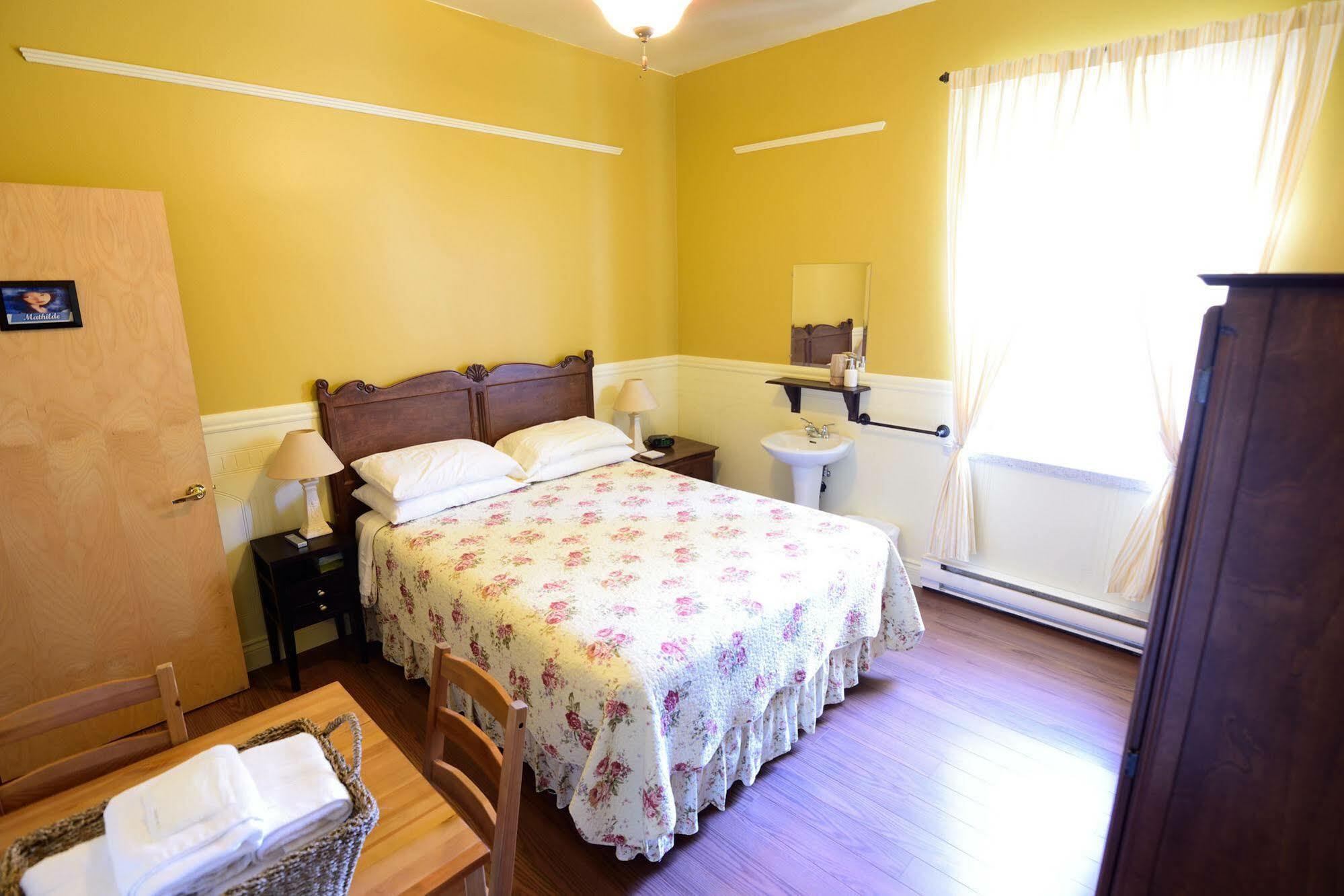 Auberge Le St-Georges Saguenay Zewnętrze zdjęcie